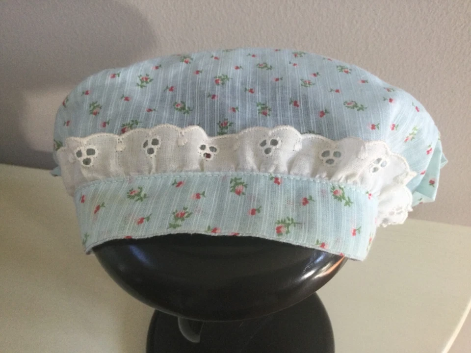 SOMBRERO BEBÉ DIMITY VINTAGE AÑOS 40 1950 Azul Rosebud Ojales Espalda Elástica ¡EL MEJOR NUNCA! Foto 3 de 4