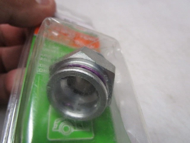 Conector de línea de enfriador de aceite de motor de acero Dorman 800-607 para Chevrolet Express 2500 Foto 3 de 4