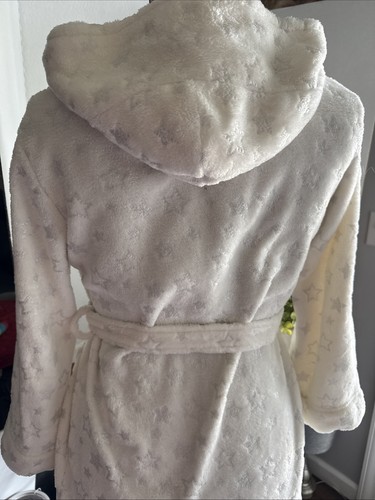 Cat & Jack Robe, size L 10/12 Soft White With Silver Stars - Picture 4 of 7