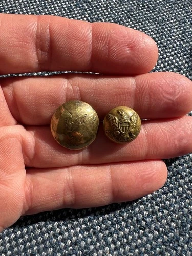 Pre Civil War 1-Piece Eagle Coat Button & a Civil War Eagle Cuff Button