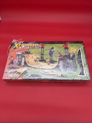 MEGA BLOKS XTREME SPORTS SKATEPARK & BMX SNOWBOARD SKATEBOARD 9157 ACTION PACK