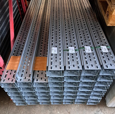 8m BAKS Kabelrinne 100x60x2000mm mit integrierte Verbinder