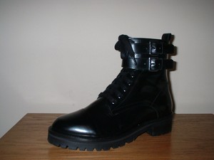 next signature boots