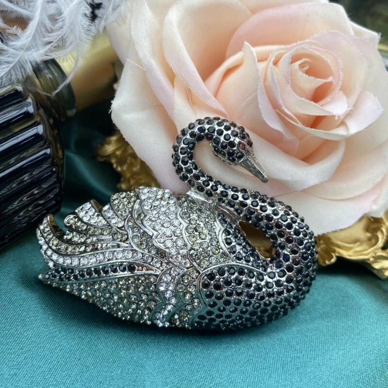 Heidi daus shop brooches