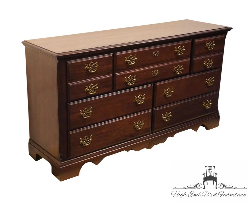 MUEBLE KINCAID Cereza Cruce Estilo Tradicional 61" Doble Cómoda 19-110 Foto 3 de 4