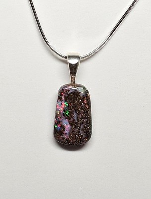 Freeform Boulder Opal Anhänger - Queensland Australien, Opalkette, #1670