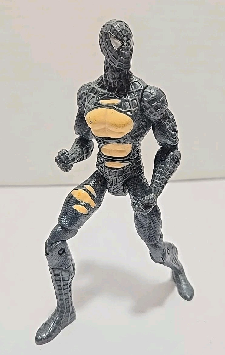 Spider-Man 3 Battle Damaged Black Suit 5