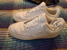 TENIS NIKE BLANCOS DE HOMBRE T 11, MUY POCO USO, ESTAN EN BUEN USO