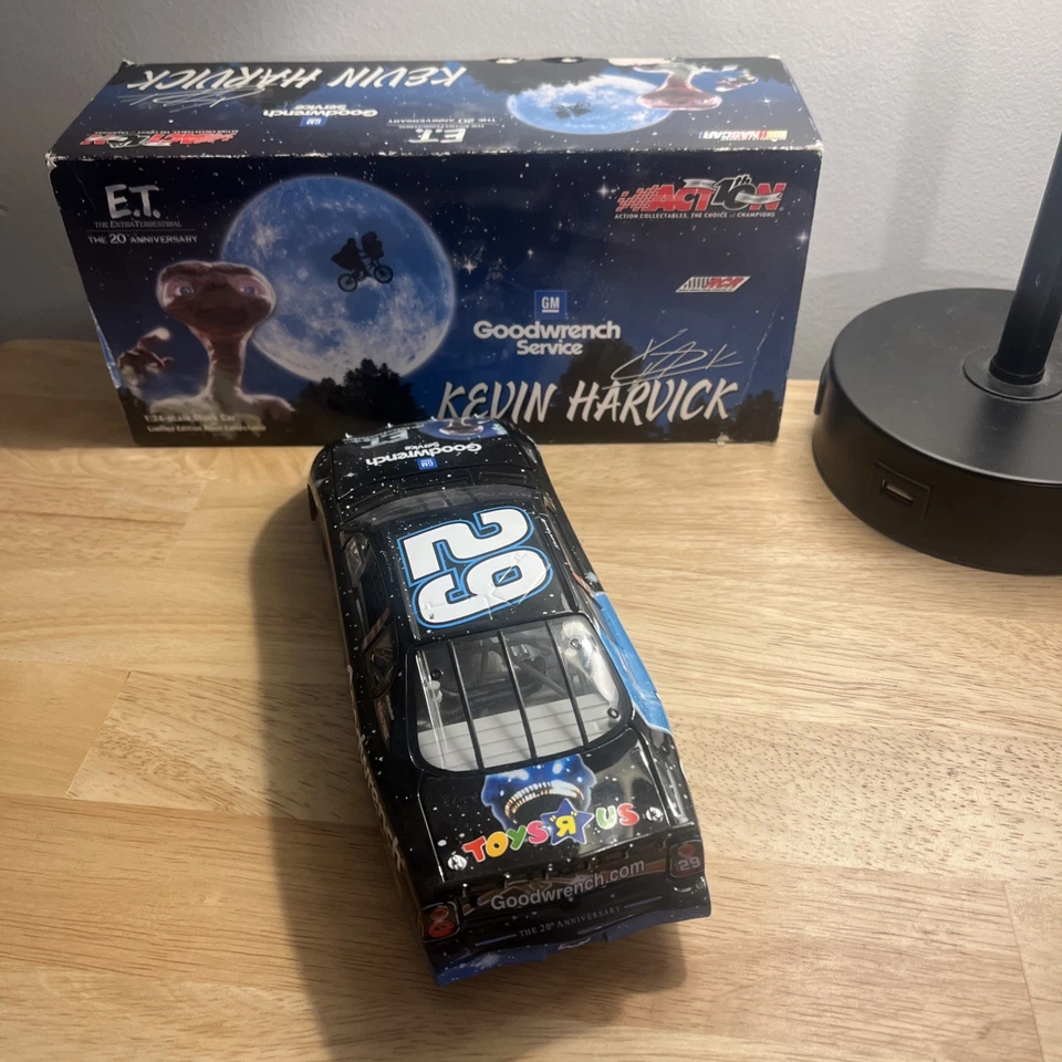 ACTION Kevin Harvick #29 GM Goodwrench/E.T. 2002 Monte Carlo 1:24 Diecast - Image 4 of 4
