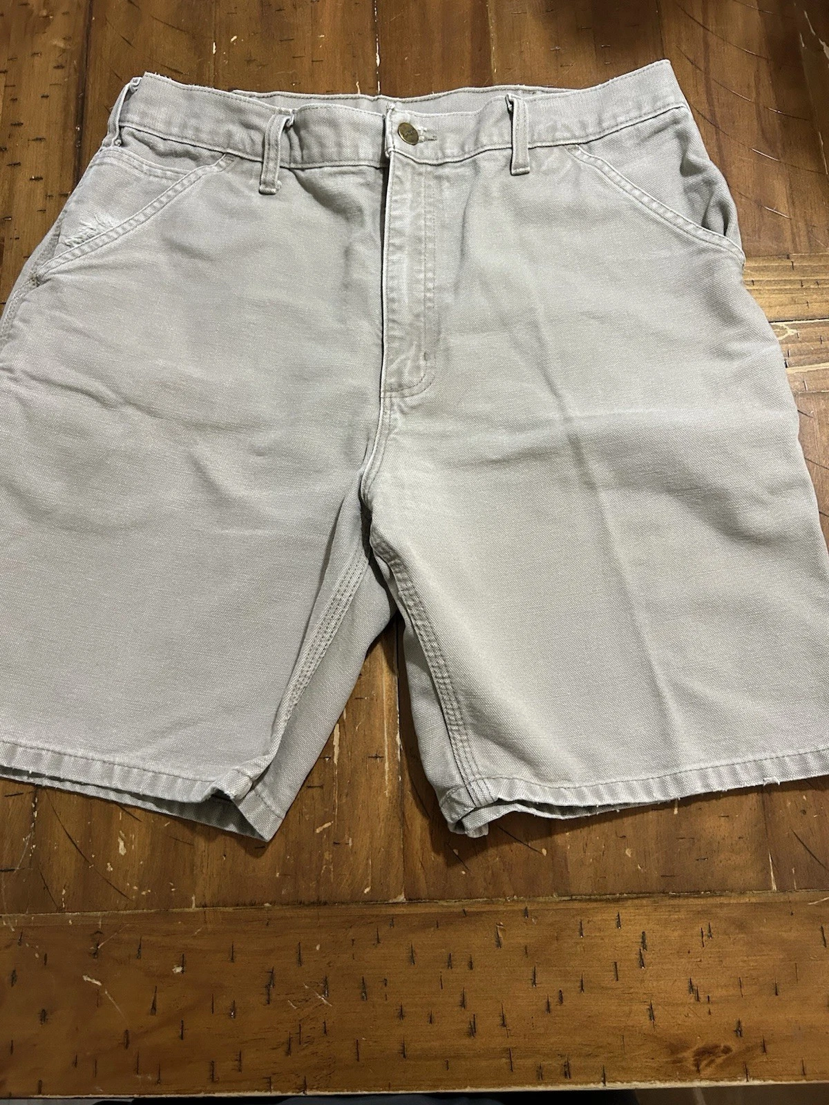 VTG Carhartt Men’s 34x8 Beige Canvas Carpenter Shorts B25-DES