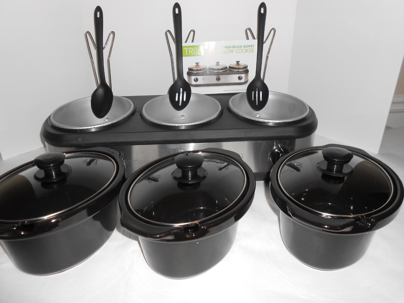 TRU - Three Crock Buffet Slow Cooker - Silver Base with 3 Bl