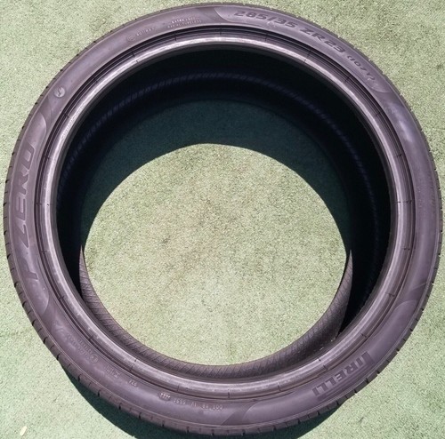 285/35R23 Pirelli P Zero Tires Two PZ4 Lamborghini Urus 285/35ZR23 285 35 23 50% - Picture 5 of 10