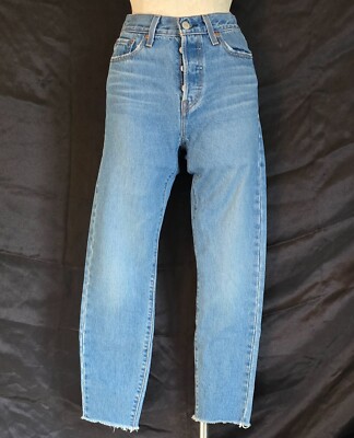 Women's Levi's Premium Wedgie Fit Ankle Jeans Button Fly  High Rise Size 26 x 27