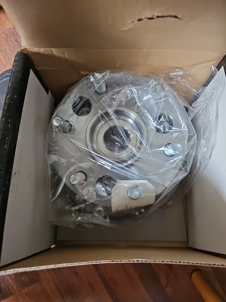 Cojinete y buje de rueda delantera 4x4 para Chevy K1500 K2500 Tahoe GMC Yukon Cadillac Foto 2 de 2