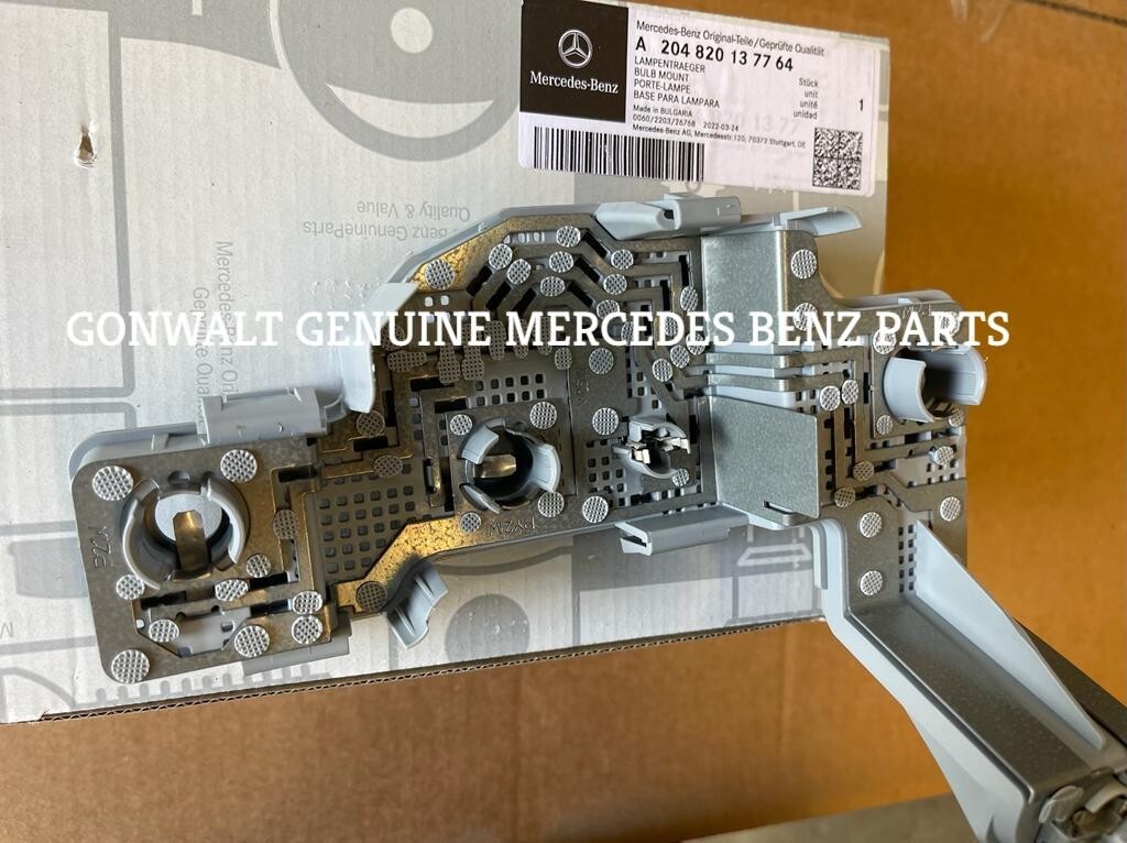 Genuine Mercedes-Benz GLK350 2010-2011 Bulb Mount OE 204820137764  