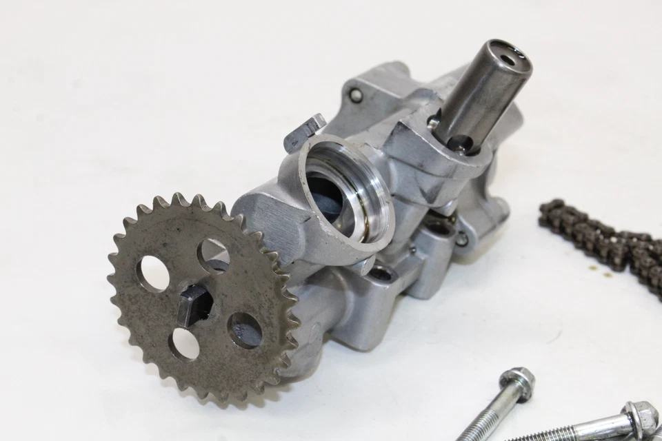 Bomba de aceite del motor Suzuki GSXR750 2006-07 16400-01H00 FABRICANTE DE EQUIPOS ORIGINALES Foto 4 de 4