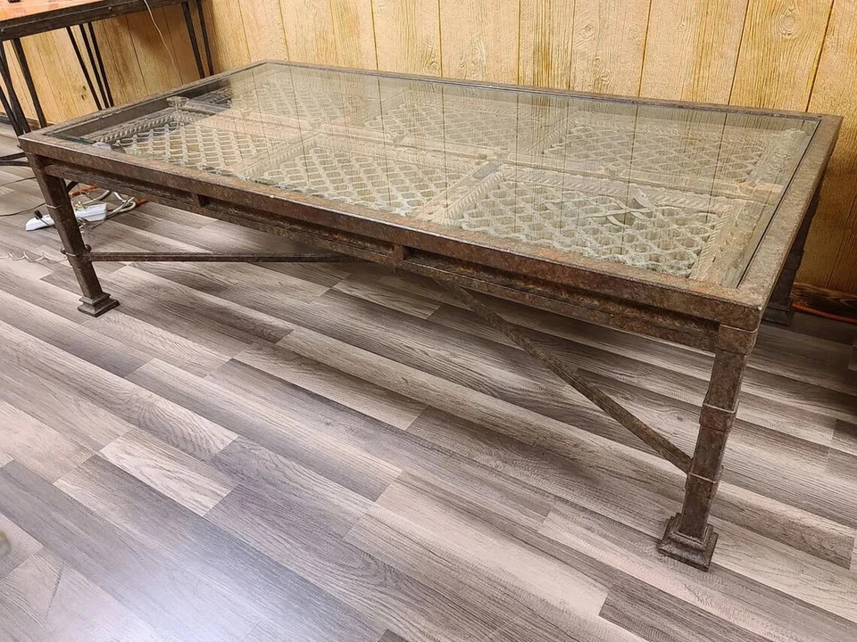 手工锻铁口音桌回收 18 世纪表带快门 — 第 2/4 张图片