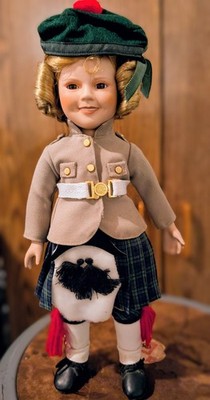 Danbury Mint Shirley Temple ''Wee Willie Winkie'' 14'' Porcelain Doll