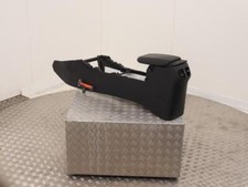 Mittelkonsole Kia Ceed 3 SW CD 84610J7AA0WK P21094106 Mittelkonsole Kia Ceed 3 SW CD 84610J7AA0WK P21094106