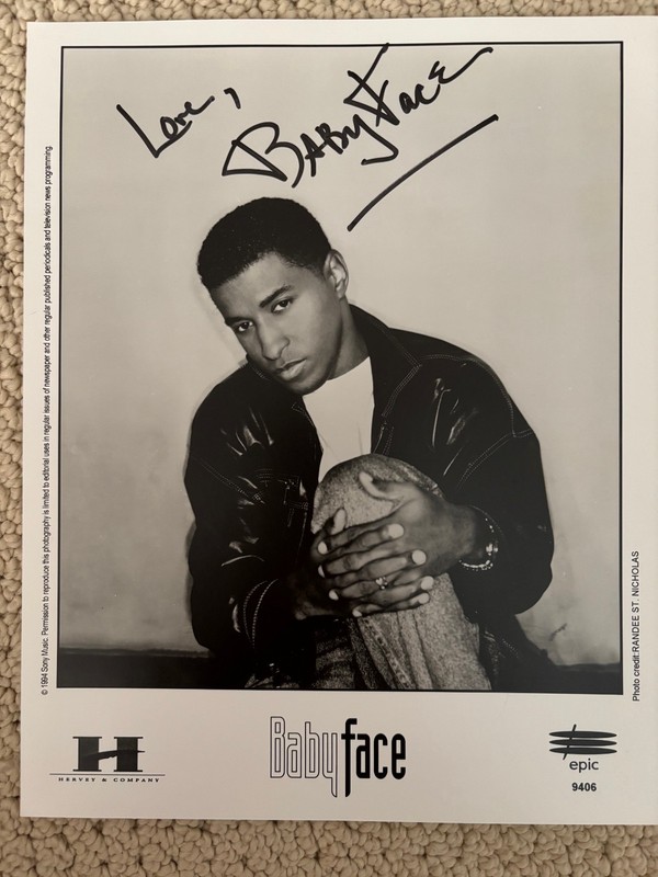Babyface – Signed (8” x 10”) Autographed black and white photo