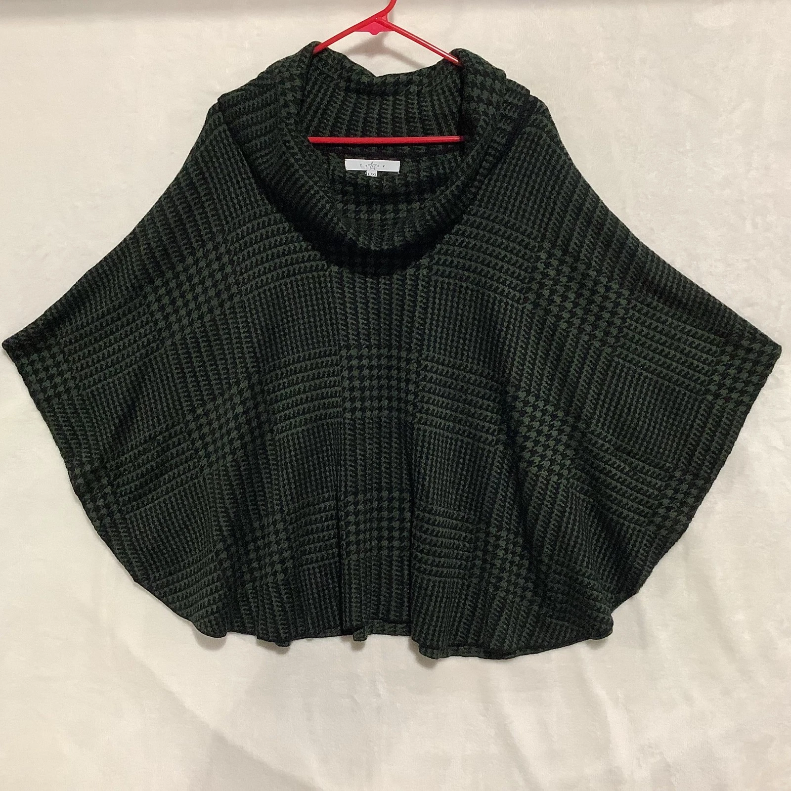 Fever Pullover Poncho Shawl Black Green Plaid HoundsTooth Cowl Neck Size L/XL