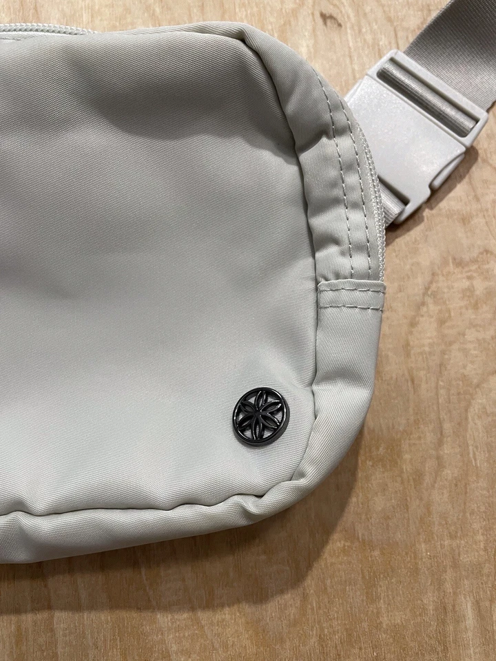 Gaiam Running Pack Exercício Fitness Cintura Ajustável, Cinza - Imagem 4 de 4