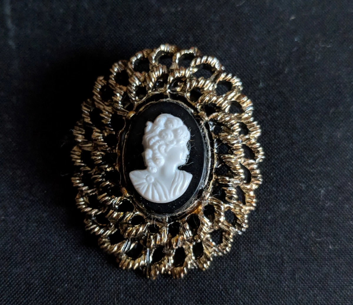 Brooch sale with face