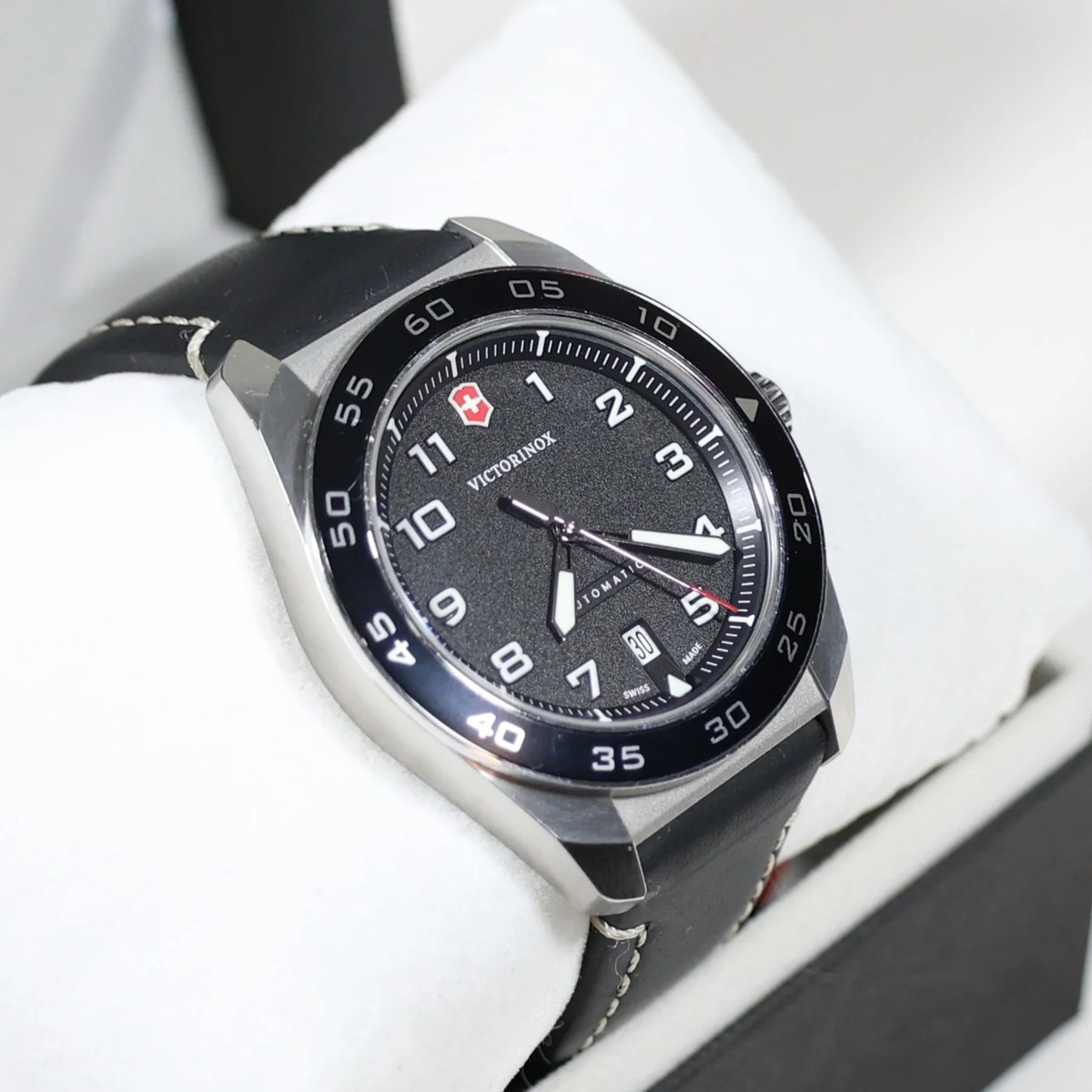 Victorinox Swiss Army Men's Automatic Black Dial Watch 242044 Pre