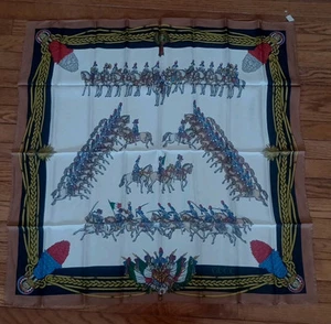 Foulard vintage Gucci Silders beige en soie 33"x33" jamais utilisé réf3004