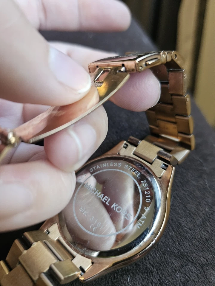 Reloj Michael Kors para Mujer - Modelo MK3181 - Cobre/Bronce - Usado Foto 2 de 4