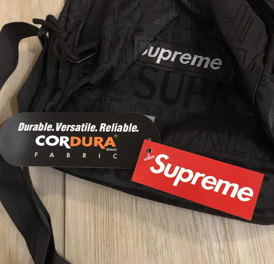 Cartera Supreme negra Foto 2 de 4