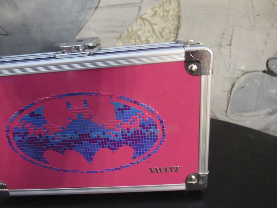 DC Vaultz Batman Batgirl Pink Locking Box Pencil Box School Supplies Box Holder - Image 3 of 4