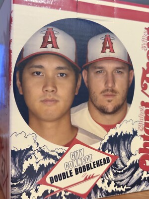 大谷翔平 OHTANI DOUBLE BOBBLEHEAD FOCO Selling Shohei Ohtani Double Bobblehead