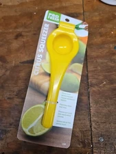 Pro Fresh  Citrus Lemon Lime Squeezer Manual Hand Held  Squeezer - Yellow  NEW