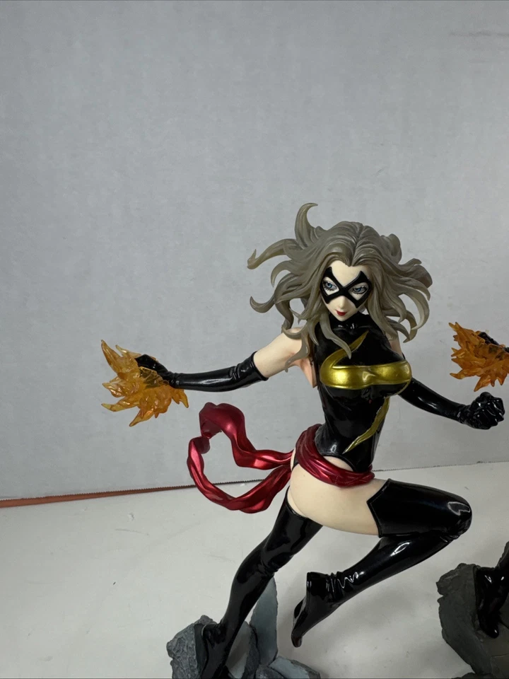 Estatua Marvel Bishoujo - MS MARVEL y MS Binary Lote de 2 Ver Fotos Para Más Detalles Foto 2 de 4