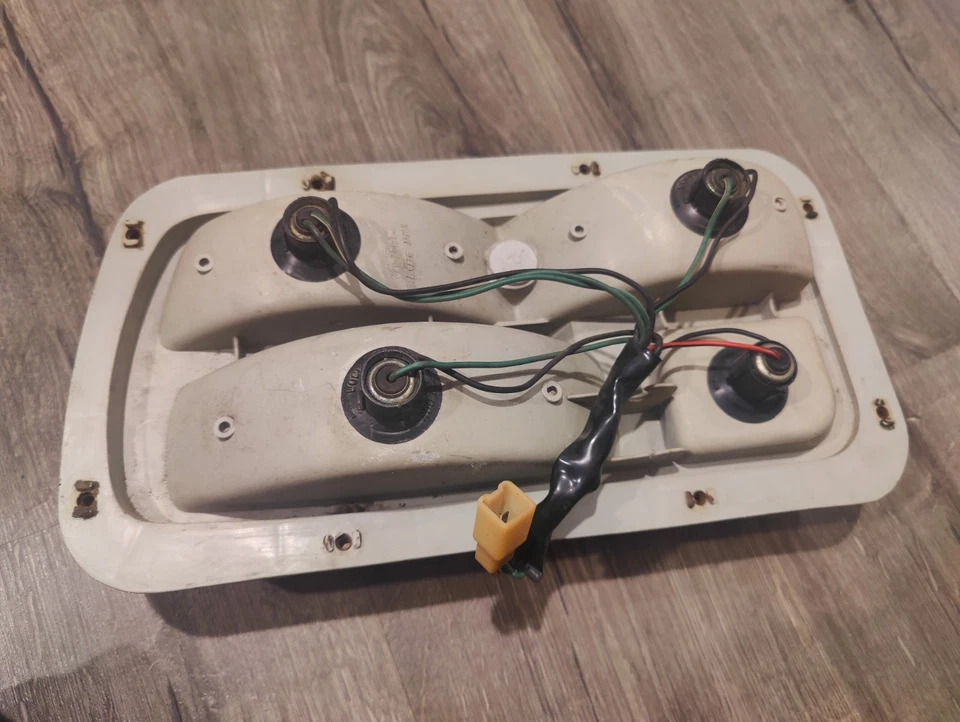 1970-73 Datsun OEM Koito 240Z Right Tail Light Assembly + Wiring S30 Series I II - Изображение 2 из 4