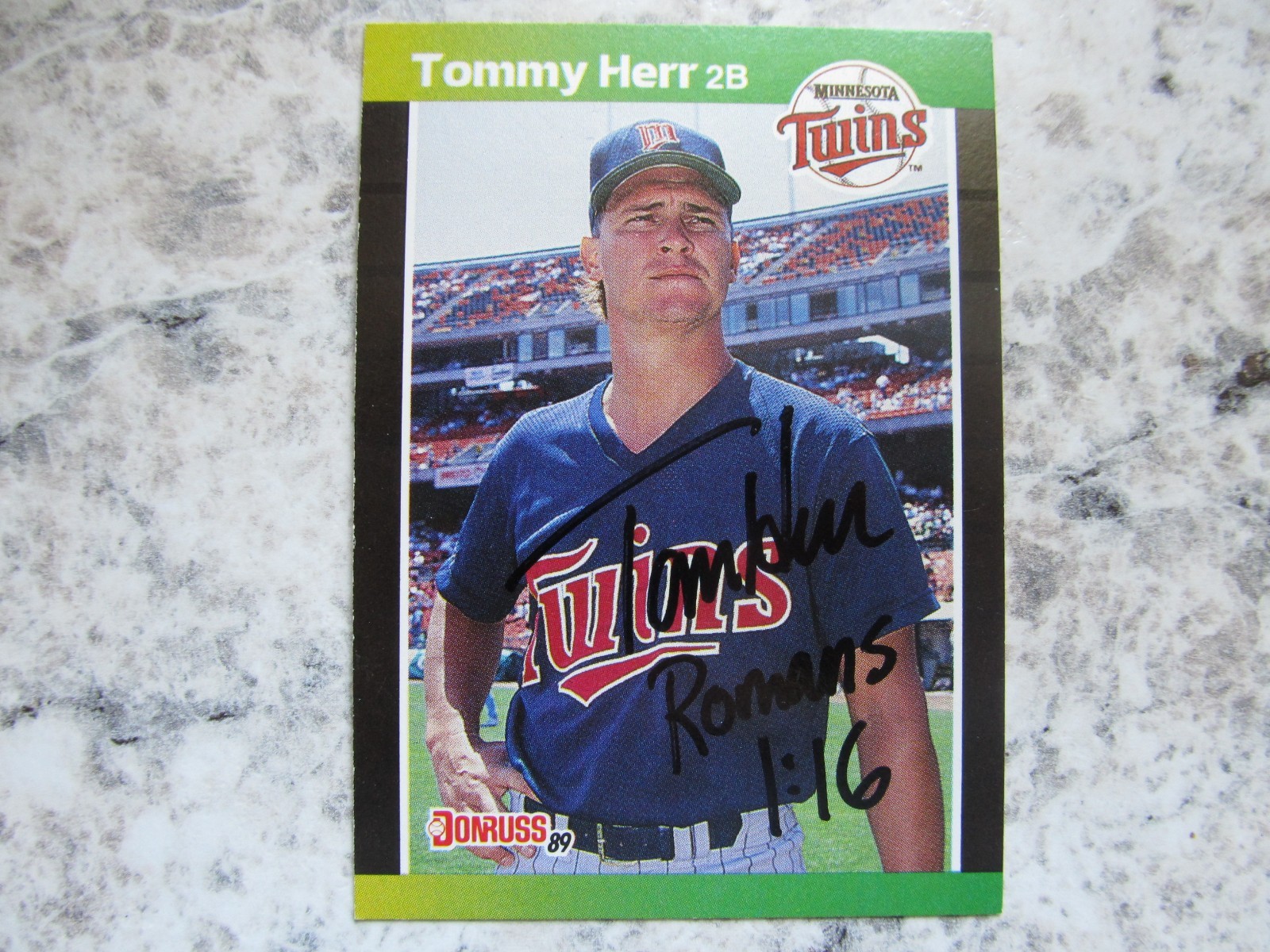 Twins Tom Herr Signed Autographed 1989 Donruss Mint