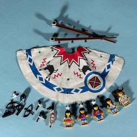 LEGO 6748 (Boulder Cliff Canyon): Full Teepee, 5 Minifigures and Accessories