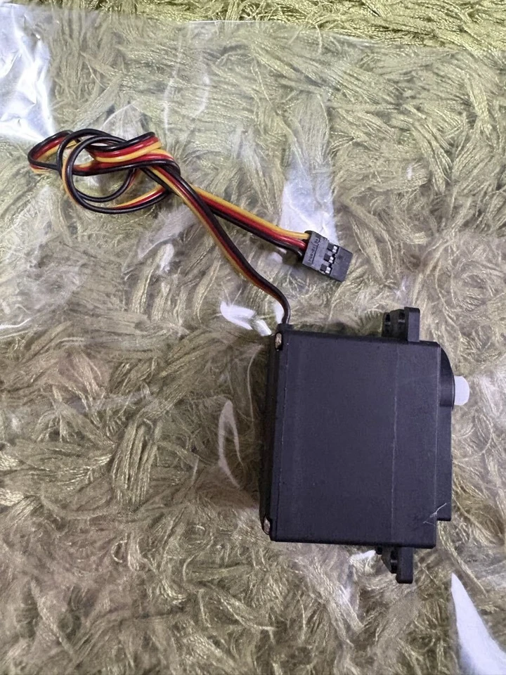 Radio Controlled RC Servo HS318 HiTEC Hitec - Image 3 of 3