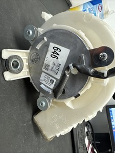 2016 - 2018 TOYOTA RAV4 HYBRID BATTERY PACK LEFT COOLING BLOWER FAN MOTOR OEM