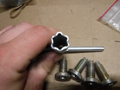 Hubcap wire Key and Locks 1998 to 2002 Mercury Marquis locking 16 inch hubcaps - Picture 4 of 6