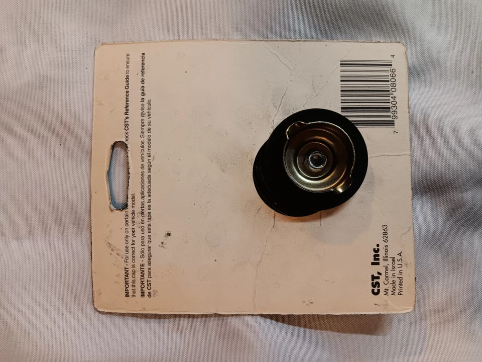 Oil filler cap 2.34 #8066 brand new in package vintage Unknow fit up - Image 2 of 4