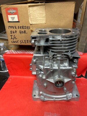 OEM 494020 Briggs & Stratton Horizontal Block 8 HP  I/C Cast Sleeve 19 NOS