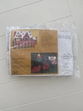 The Creative Circle "Candy Cane Lane" Plastic Canvas Stitch Kit  #2602 Vtg 1984