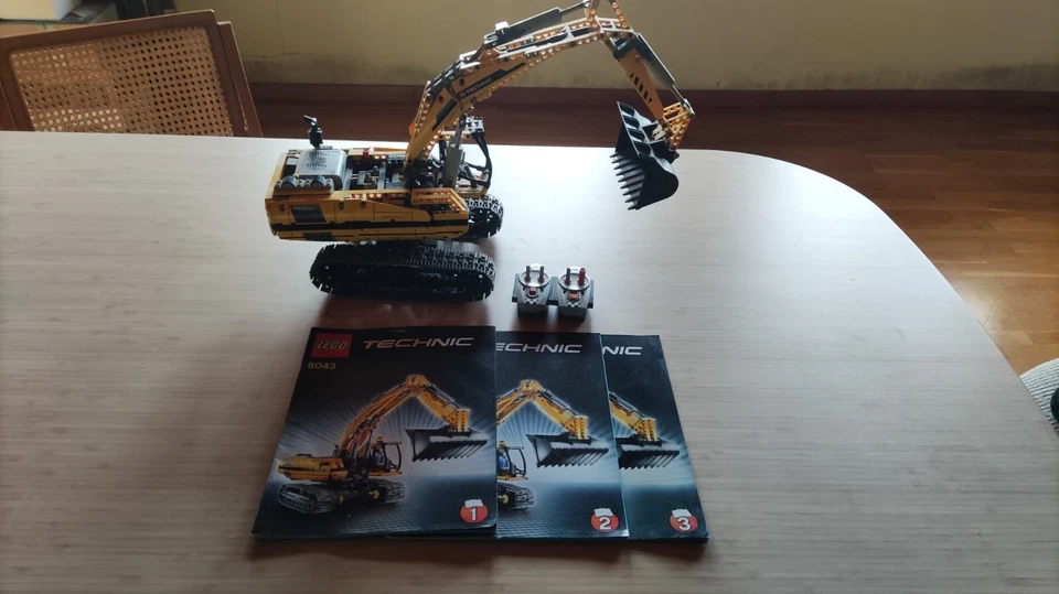 LEGO Technic 8043 Motorized Excavator, foto 1 di 5