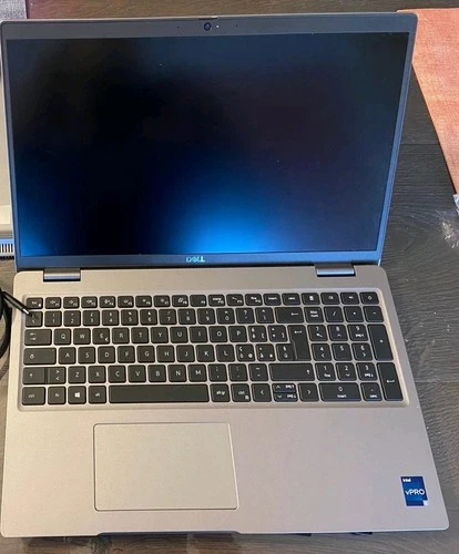 DELL Latitude 5530 I5-1245U NO RAM NO SSD Notebook 15,6" Laptop - SPARE PART