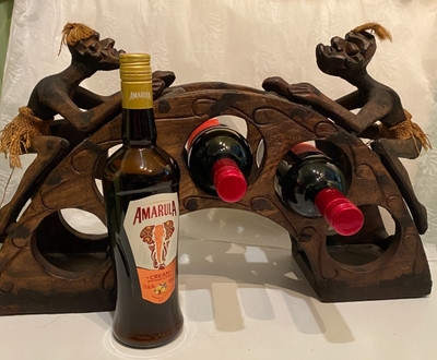 Handgeschnitztes Weinregal aus massivem Holz für (5) Flaschen - ungewöhnliches ethnisches Design