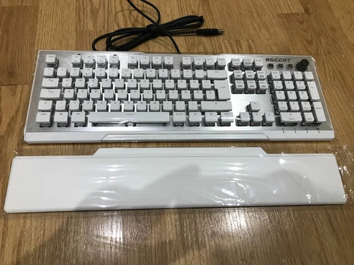 Roccat Vulcan 122 AIMO Mechanical Gaming Keyboard Titan Tactile (German)