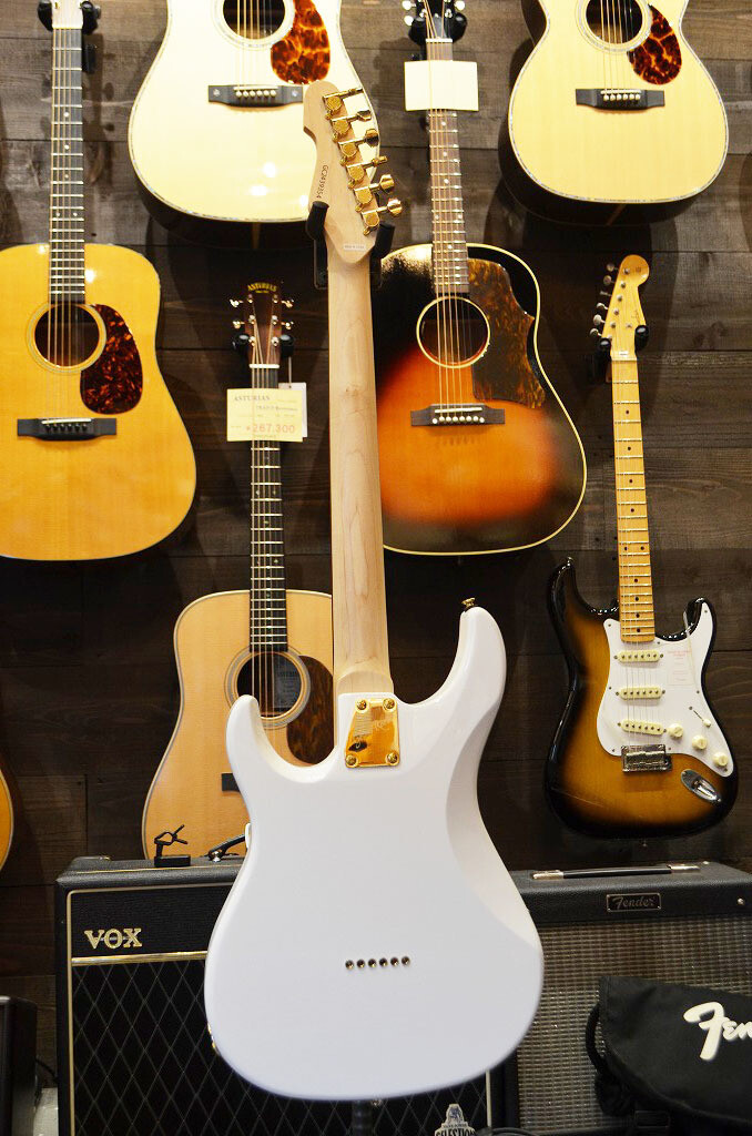 ギター GrassRoots SG white Amazon | GrassRoots G-SG-STD Vintage White エレキギター