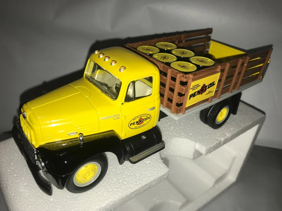 First Gear  "PENNZOIL" 1957 International Stake Truck MINT IN BOX  1:34 SCALE - Image 2 of 4